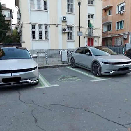 Апартаменты Palace Of Culture 2-bedroom Retreat On Skobelev Blvd