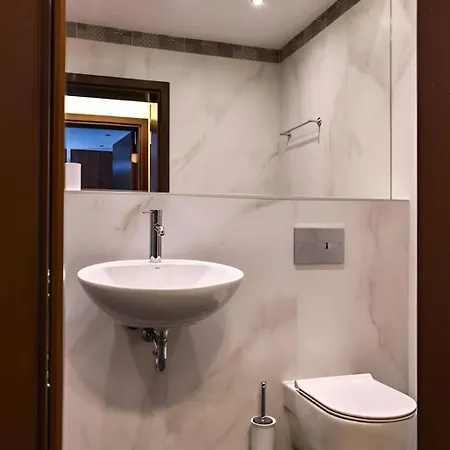 Palace Of Culture 2-bedroom Retreat On Skobelev Blvd