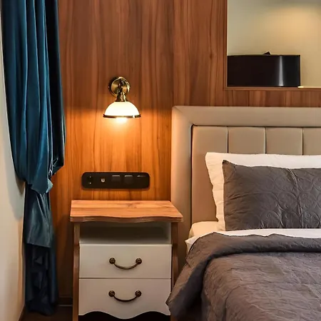 Palace Of Culture 2-bedroom Retreat On Skobelev Blvd