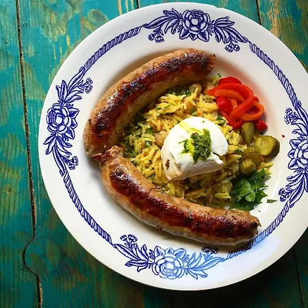 Palace Of Culture 2-bedroom Retreat On Skobelev Blvd