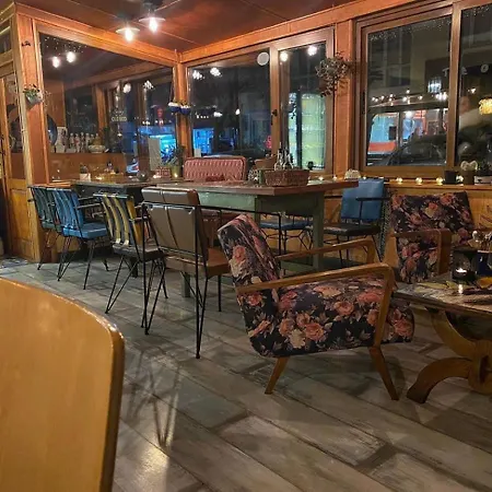 Palace Of Culture 2-bedroom Retreat On Skobelev Blvd Апартаменты София