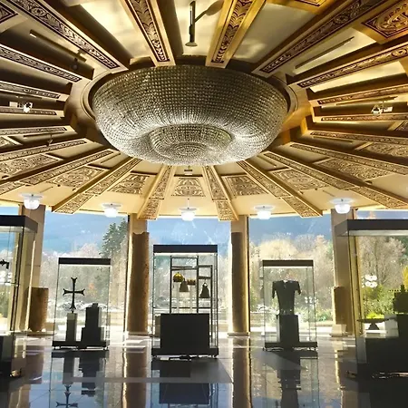 Апартаменты Palace Of Culture 2-bedroom Retreat On Skobelev Blvd