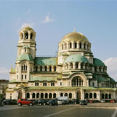 Palace Of Culture 2-bedroom Retreat On Skobelev Blvd Appartamento *