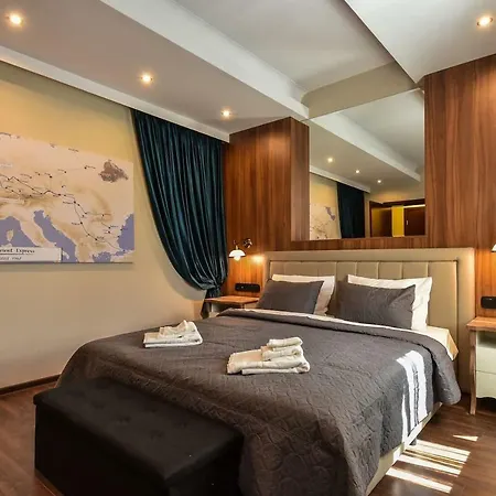 Palace Of Culture 2-bedroom Retreat On Skobelev Blvd *